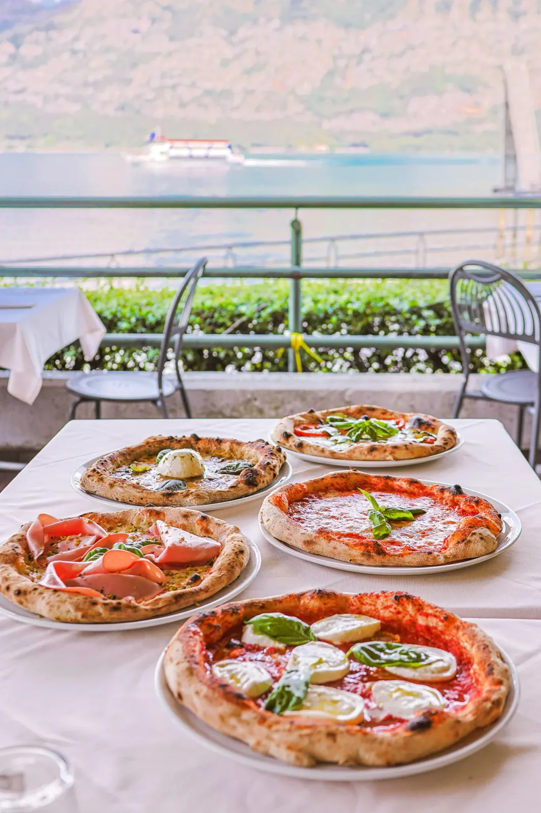 Pizza al forno a legna Pizza al forno a legna