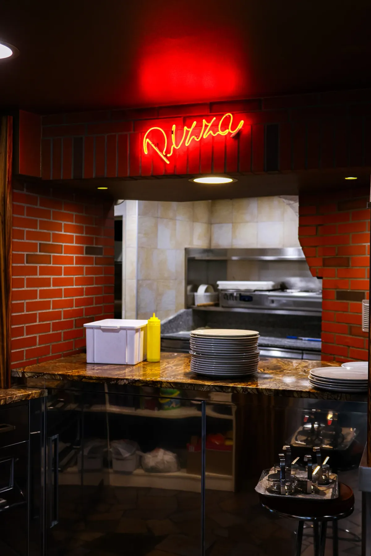 La pizzeria Insegna al neon della pizzeria