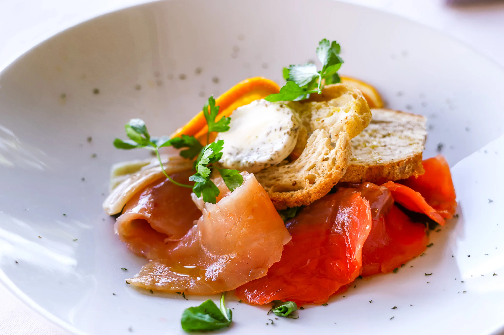 Salmone marinato Salmone marinato servito al Lido dei Platani